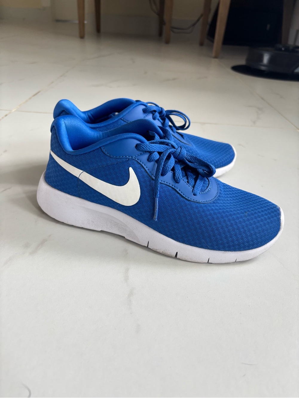 Nike Youth US 6Y Royal Blue Sneakers with White Swoosh